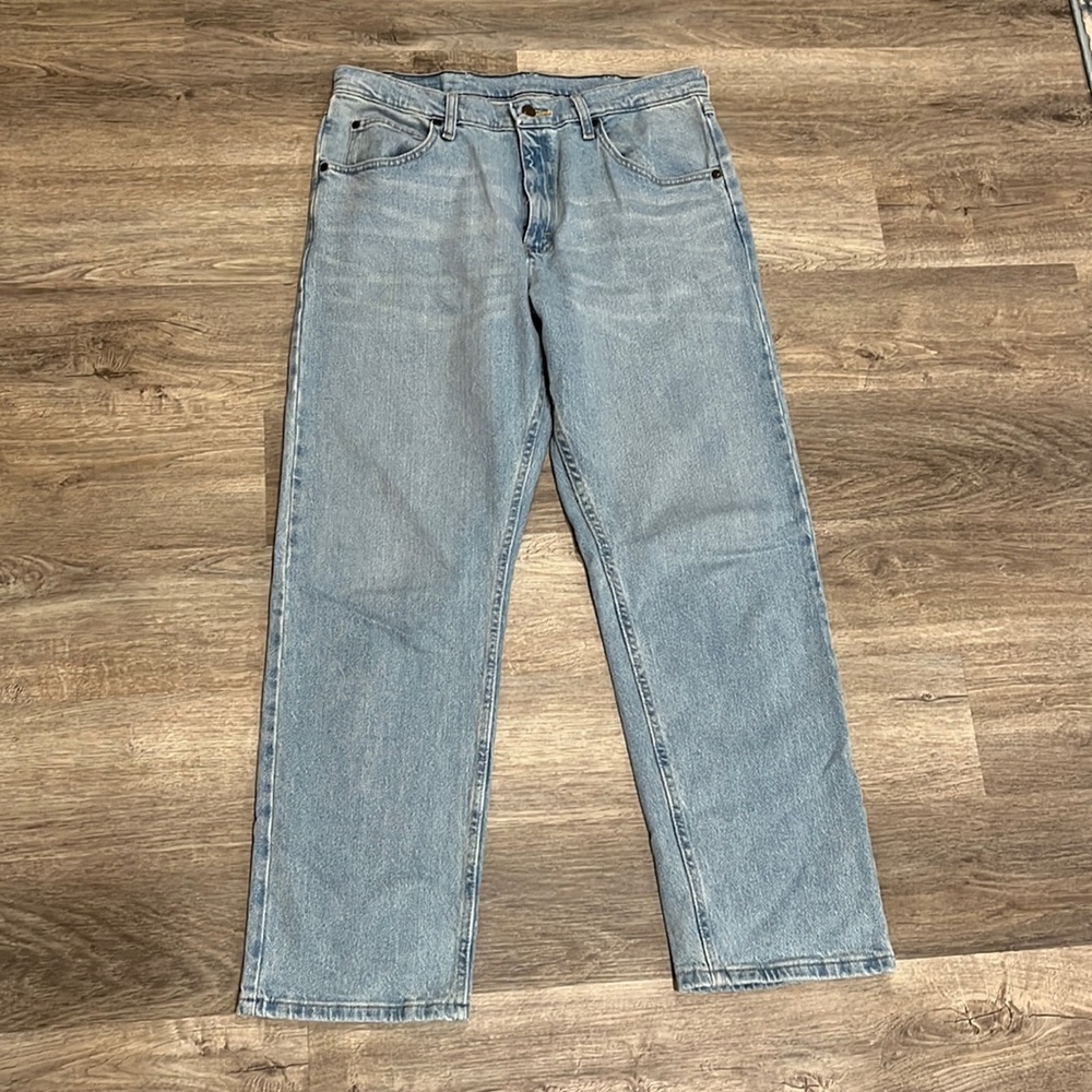 Men’s Classic Wrangler Light Wash Jeans 34 X 30